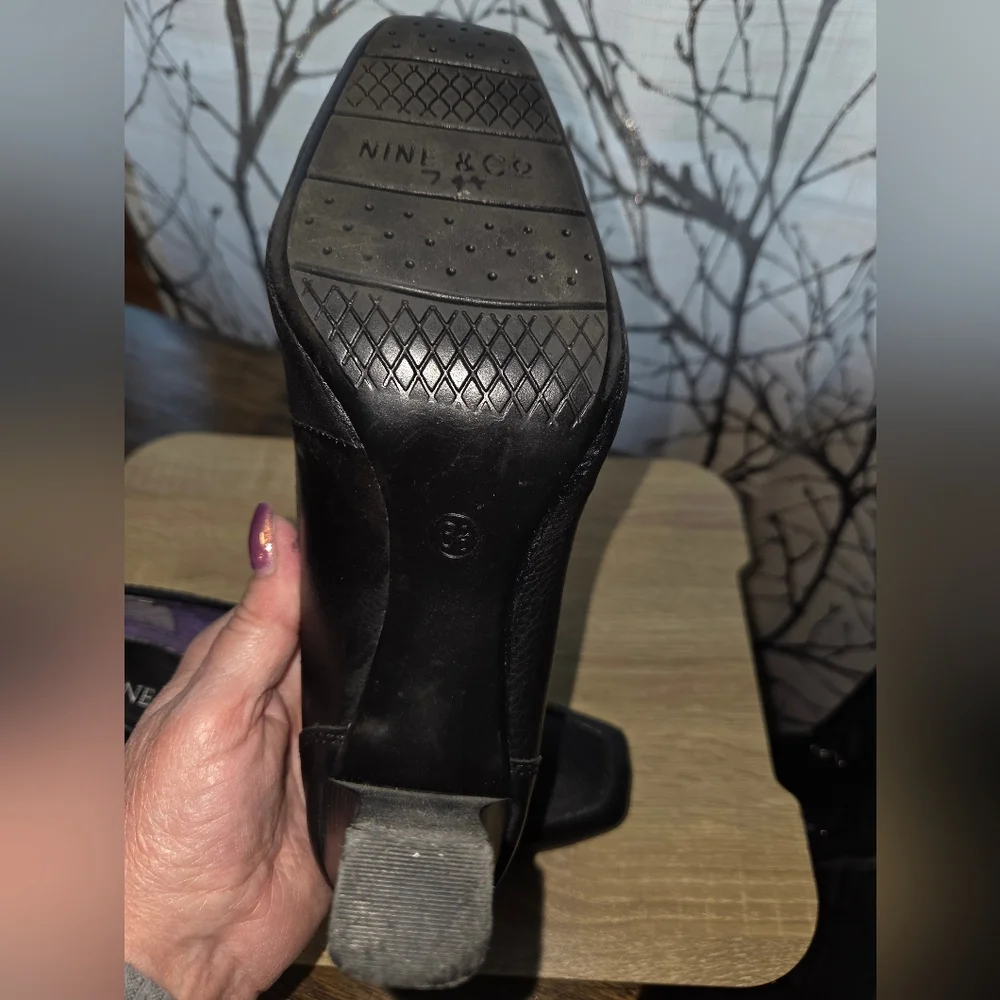 NINE & CO Black Leather Heels With Buckle‎ Accents